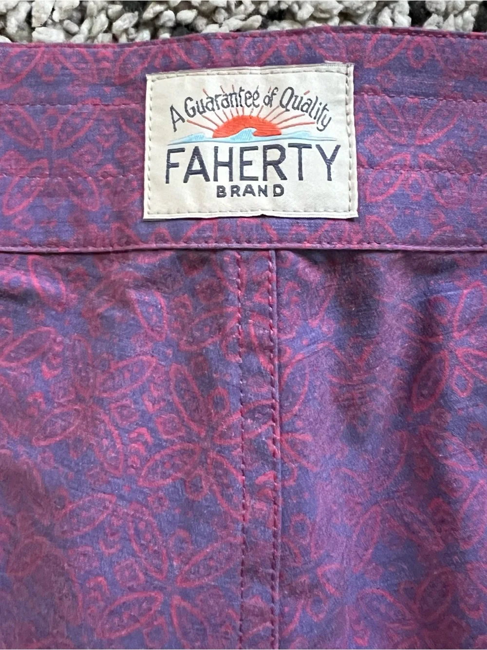Faherty Biarritz Board Shorts Light Red Blue 9” Inseam Quick Dry Men’s Size 32